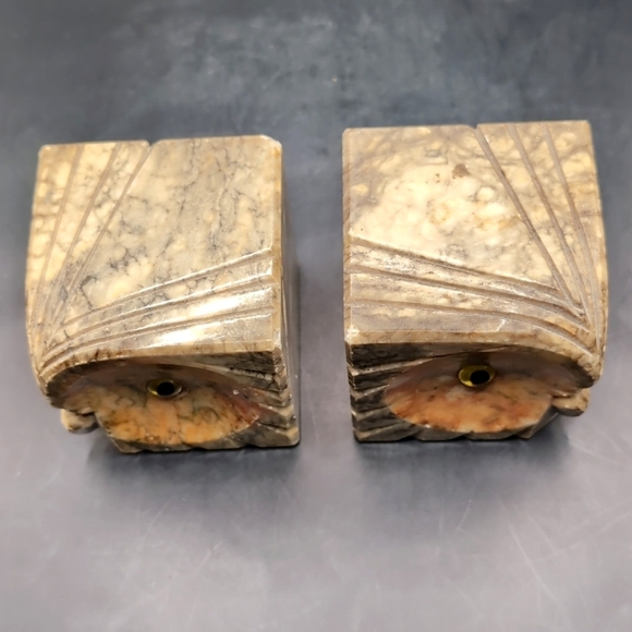 Pair Of Hand Carved Alabaster Owl Bookends Paperweights Decor With Glass Eyes - Picture 10 of 14